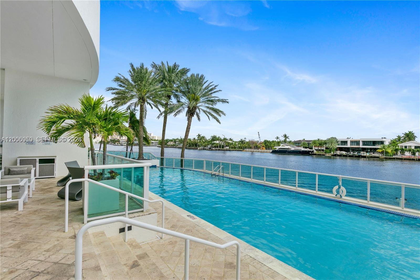 HAMPTONS SOUTH CONDO - Residential