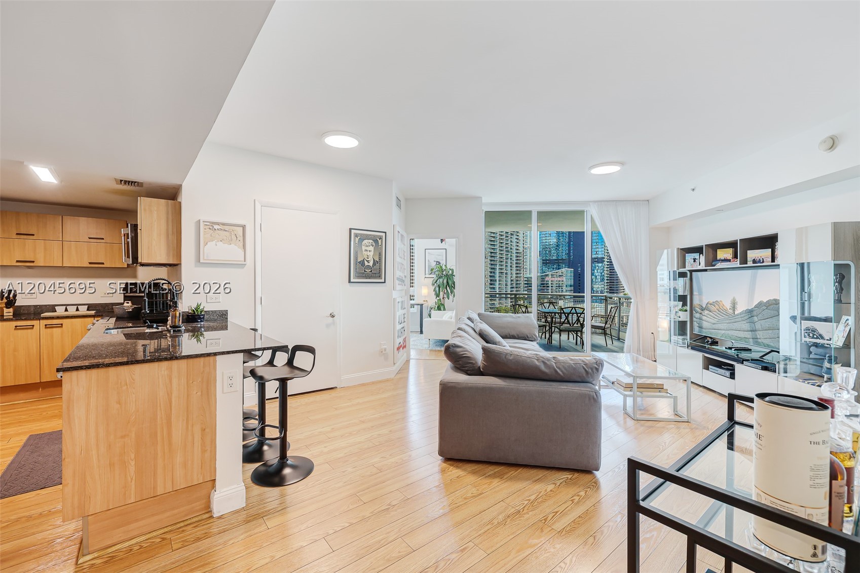 WIND CONDO - Residential