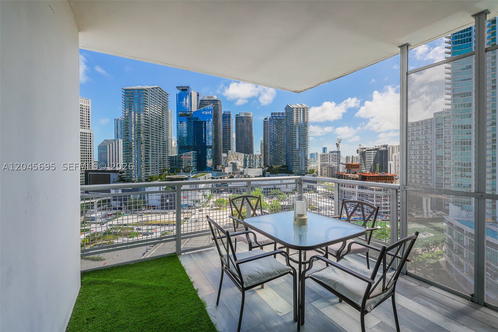 WIND CONDO - Residential