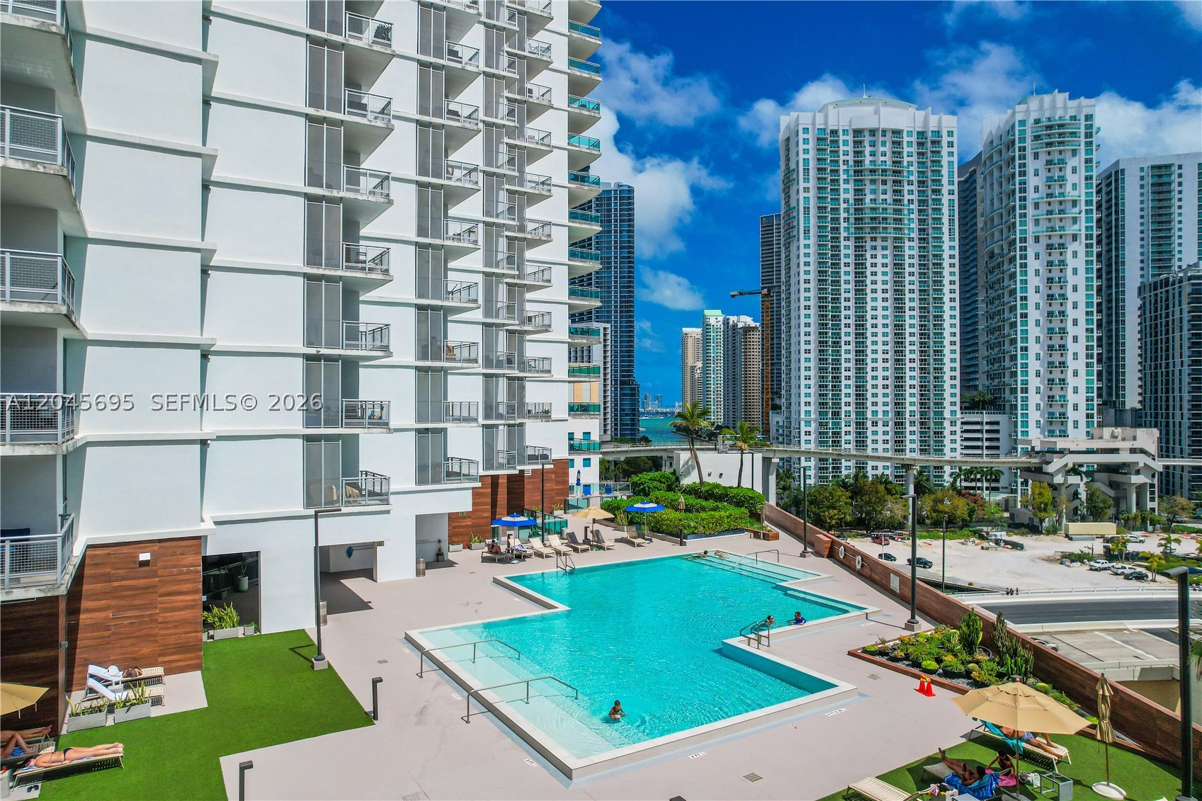 WIND CONDO - Residential