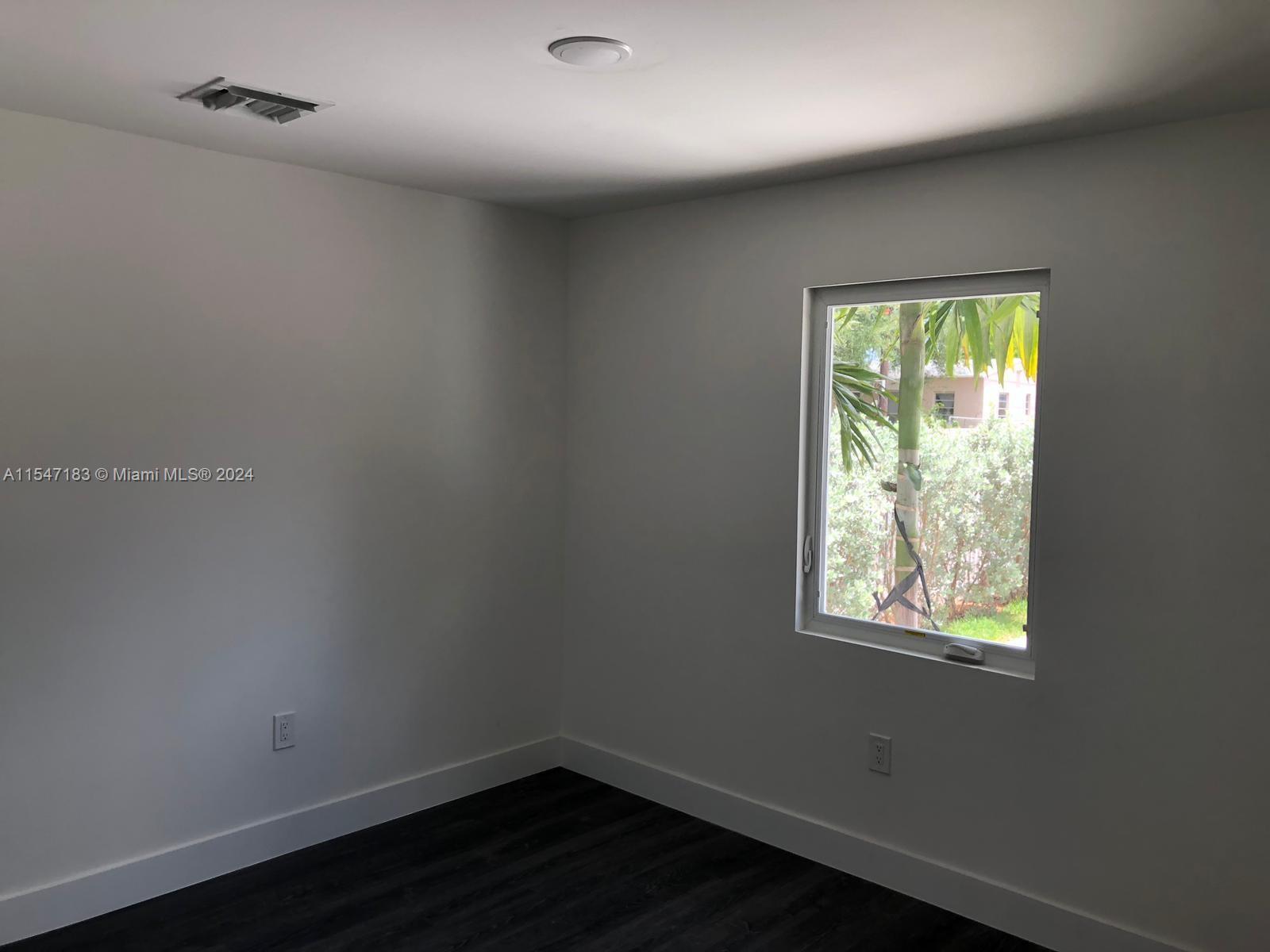 BISCAYNE AVE TRACT - Residential Lease