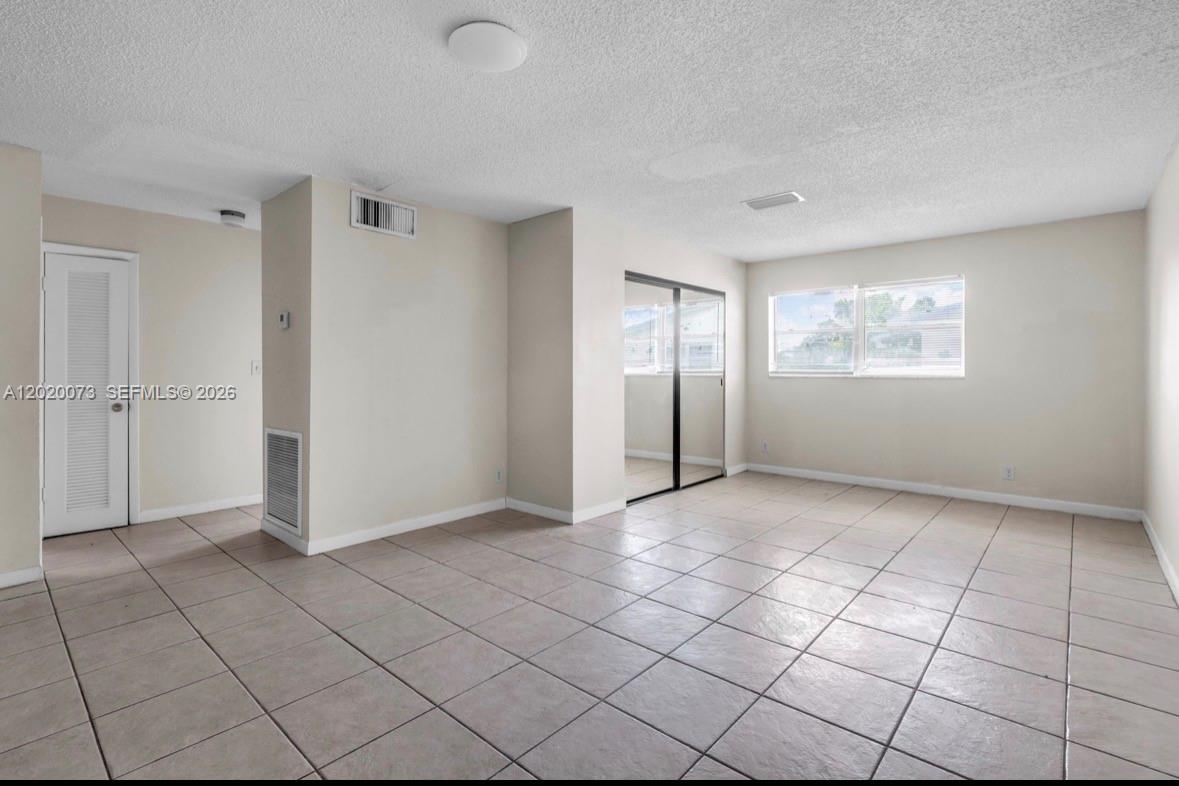 ELMVALE CONDO - Residential