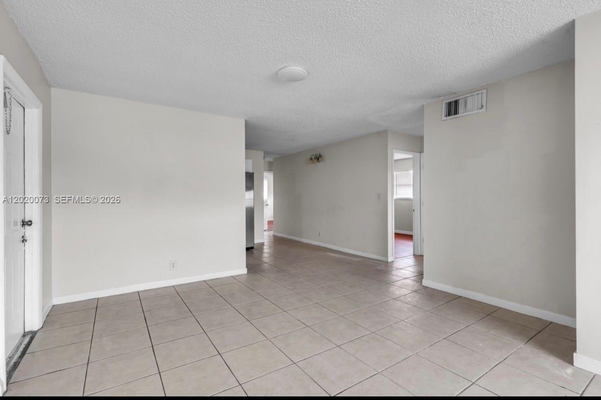 ELMVALE CONDO - Residential