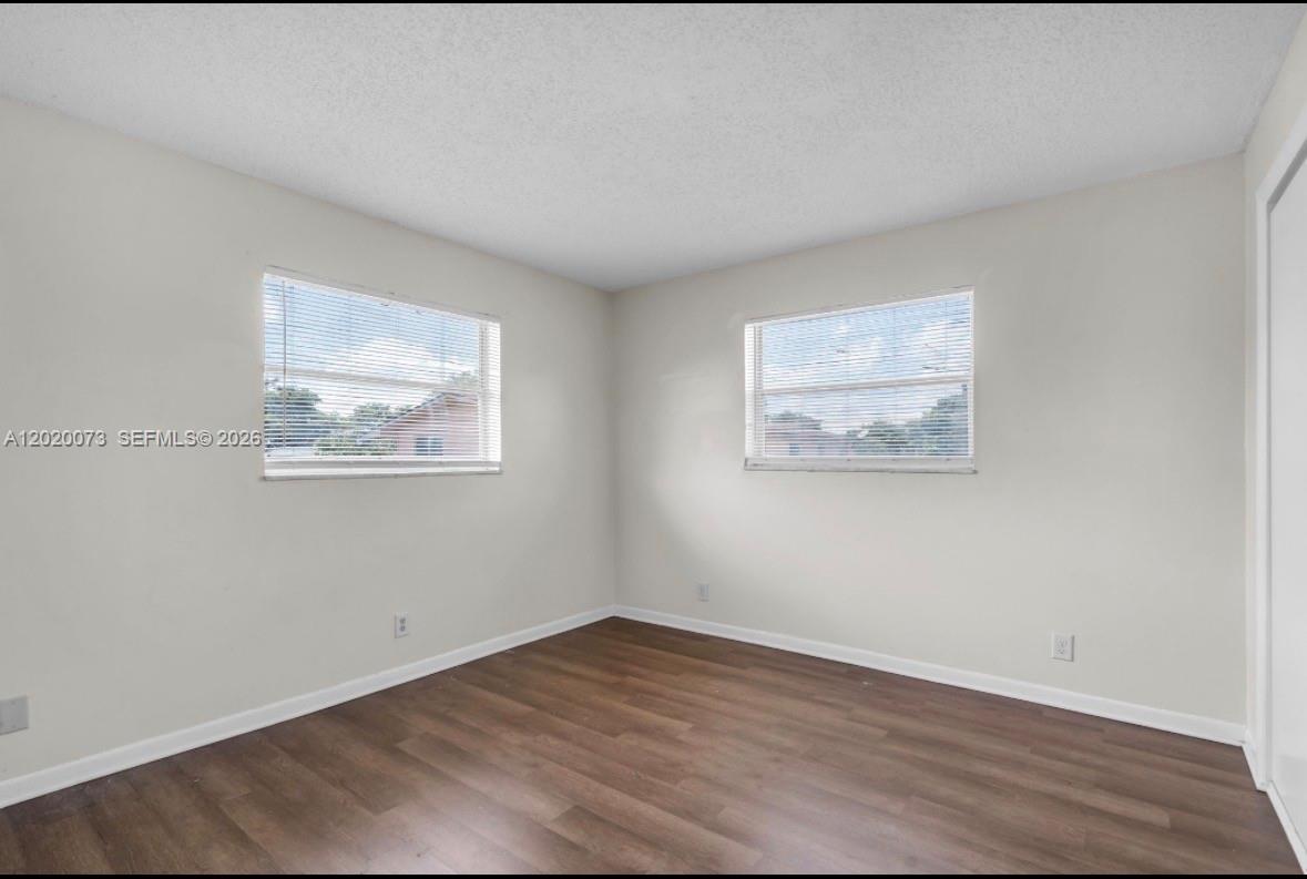 ELMVALE CONDO - Residential
