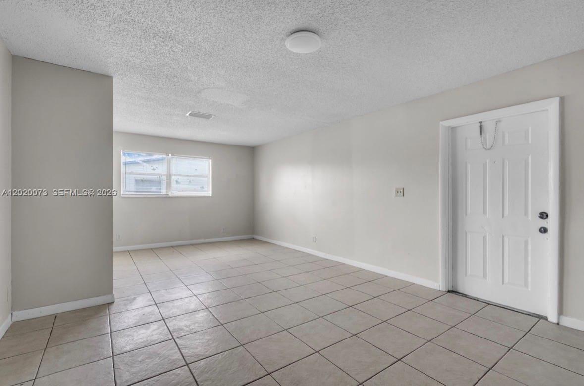 ELMVALE CONDO - Residential