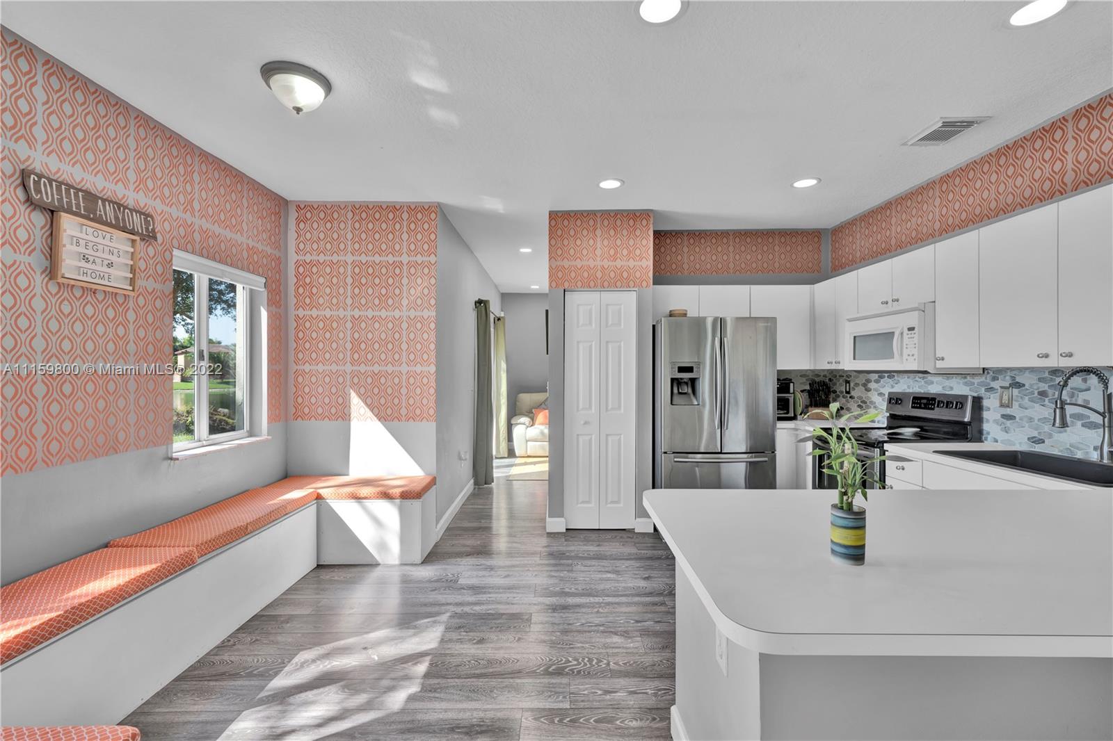 MIRENS PLACE - Residential