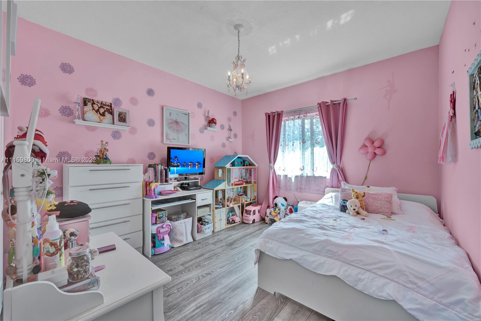 MIRENS PLACE - Residential