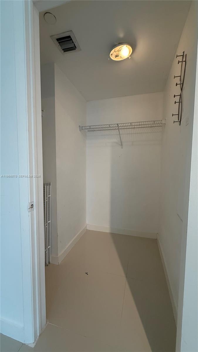 WIND CONDO - Residential