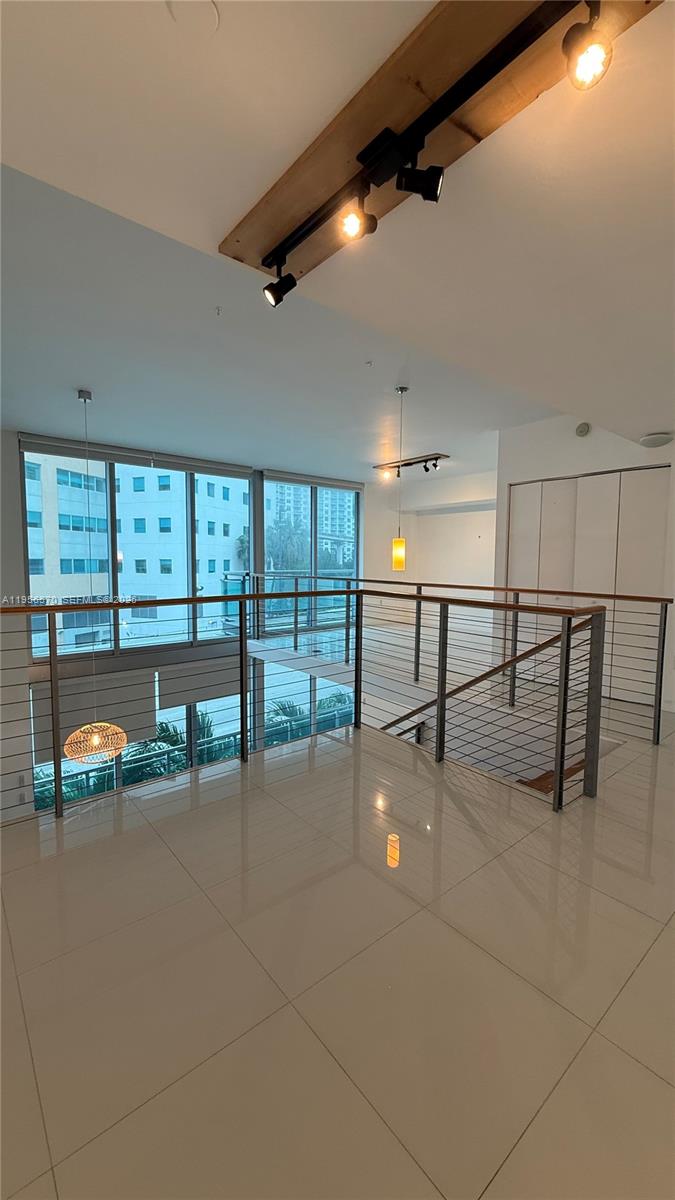 WIND CONDO - Residential
