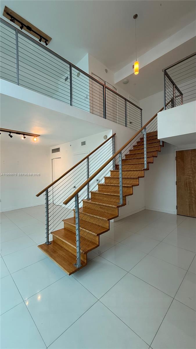 WIND CONDO - Residential
