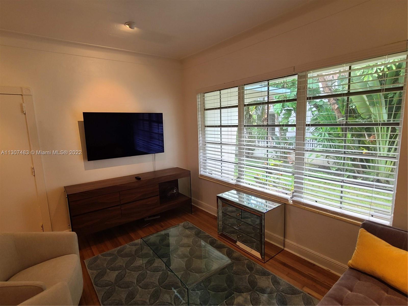 DECOLUX CONDO - Residential
