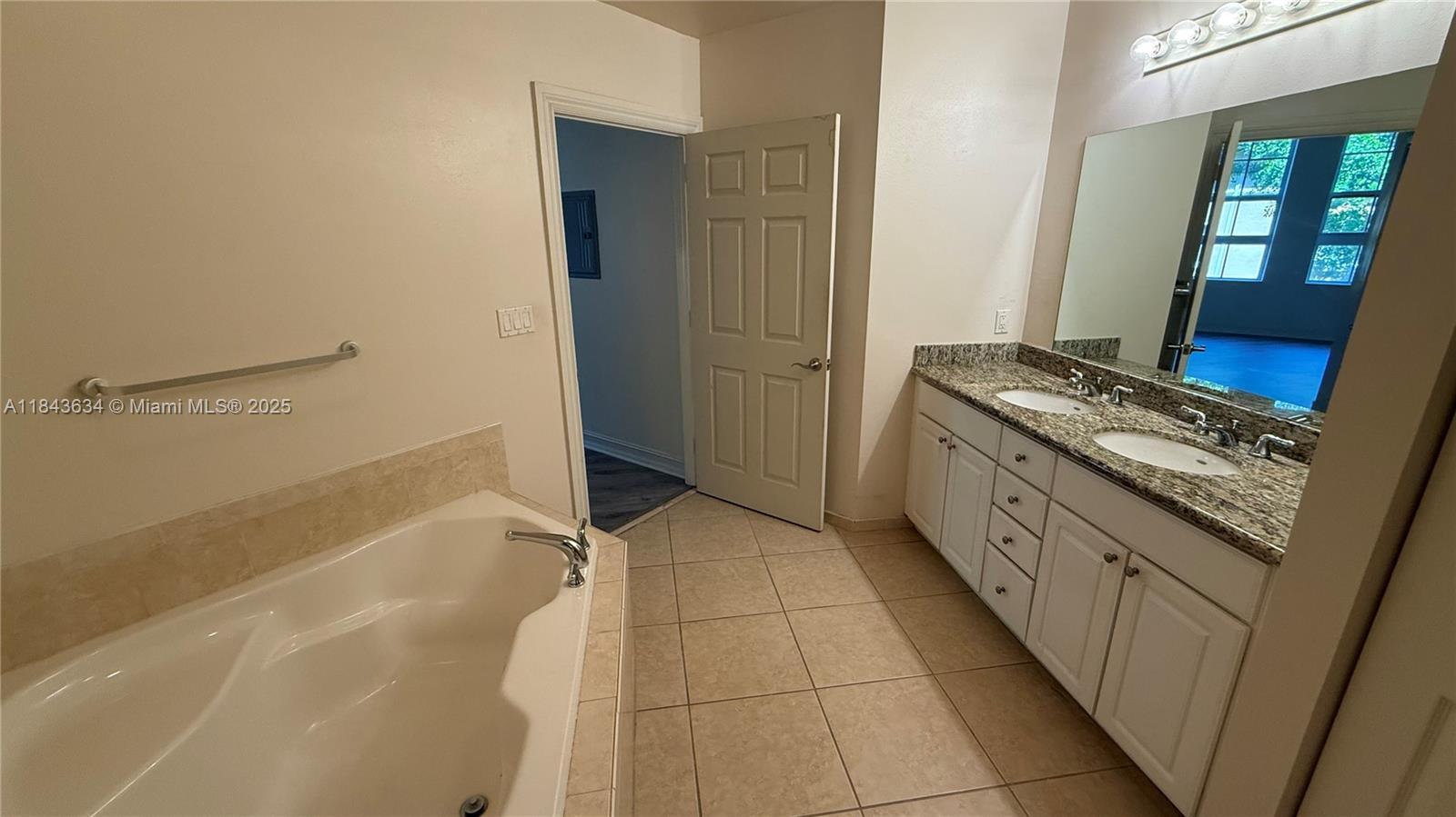 ALAQUA CONDO - Residential Lease