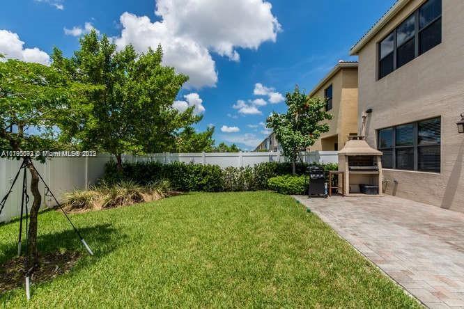 CHAMPION LAKES - Residential