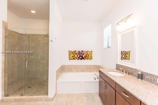 CHAMPION LAKES - Residential