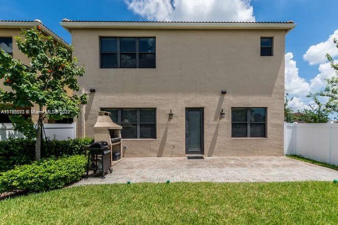 CHAMPION LAKES - Residential