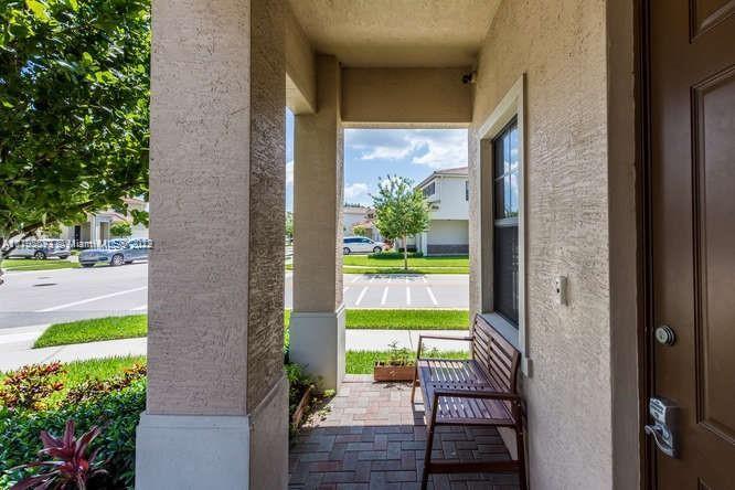CHAMPION LAKES - Residential