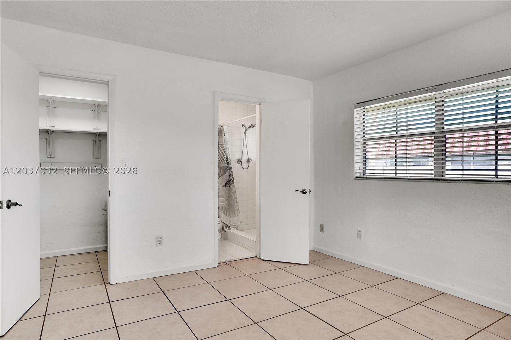VILLAS OF PINECREST CONDO - Residential