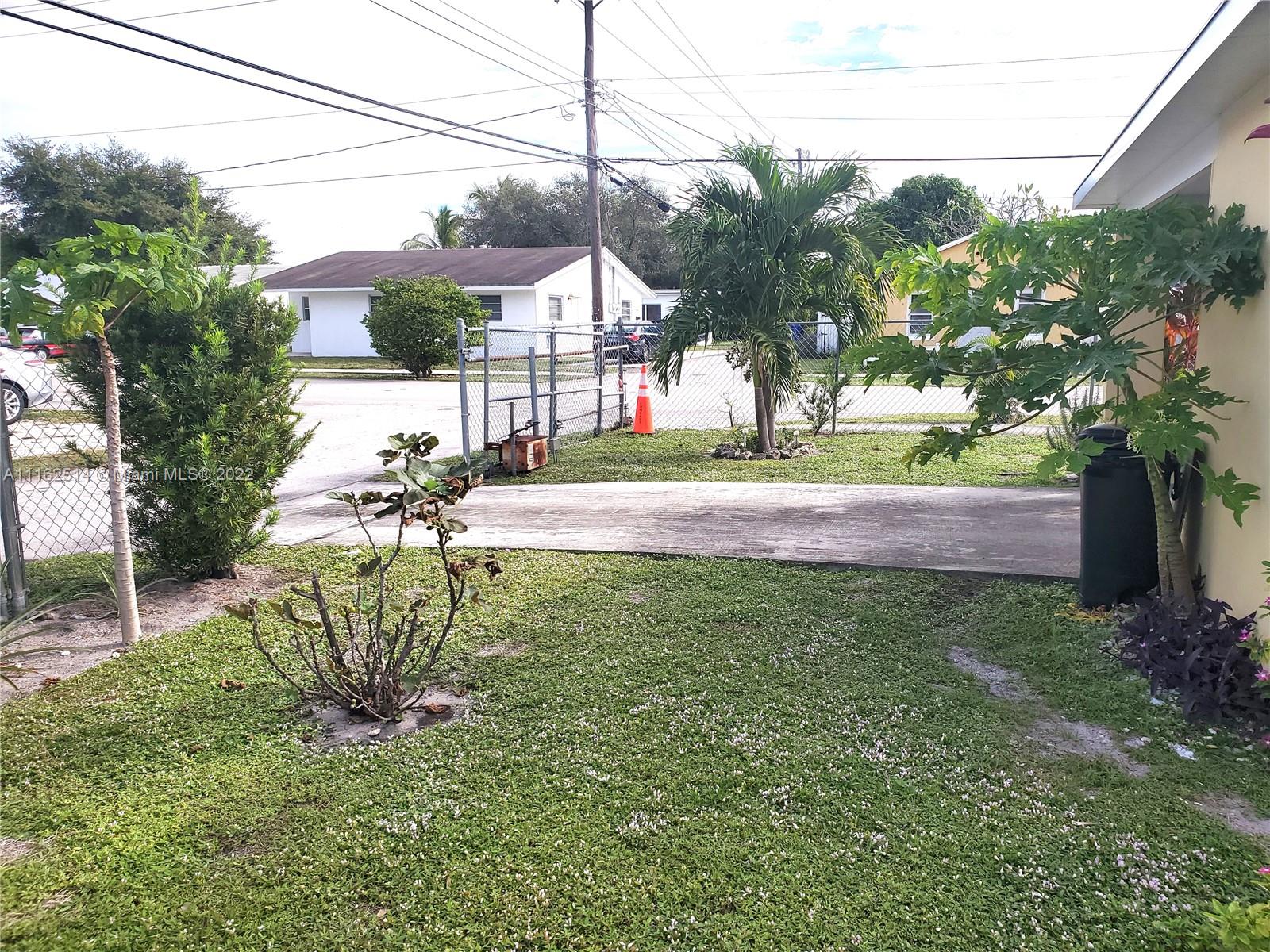 HOLLYWOOD PARK - Residential
