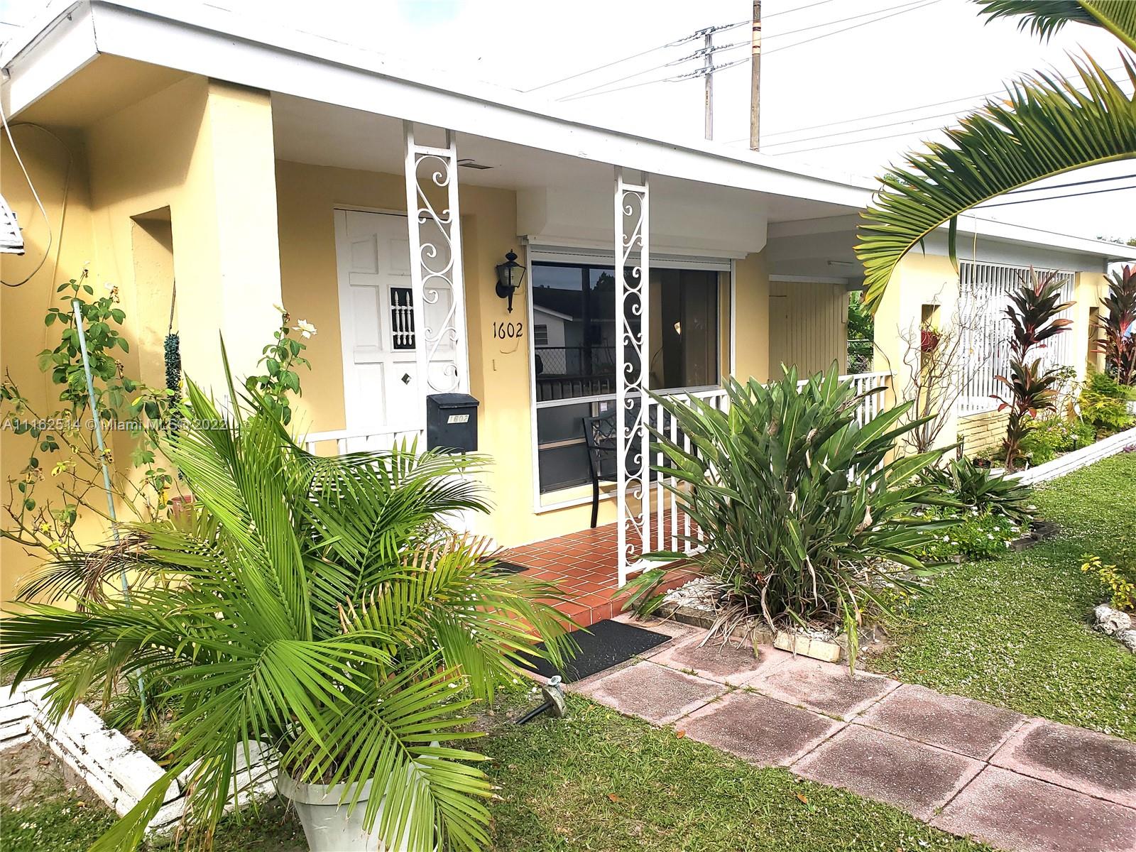 HOLLYWOOD PARK - Residential