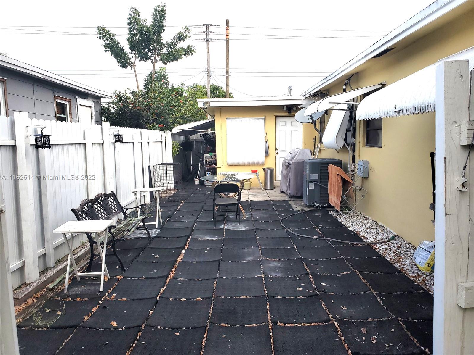 HOLLYWOOD PARK - Residential