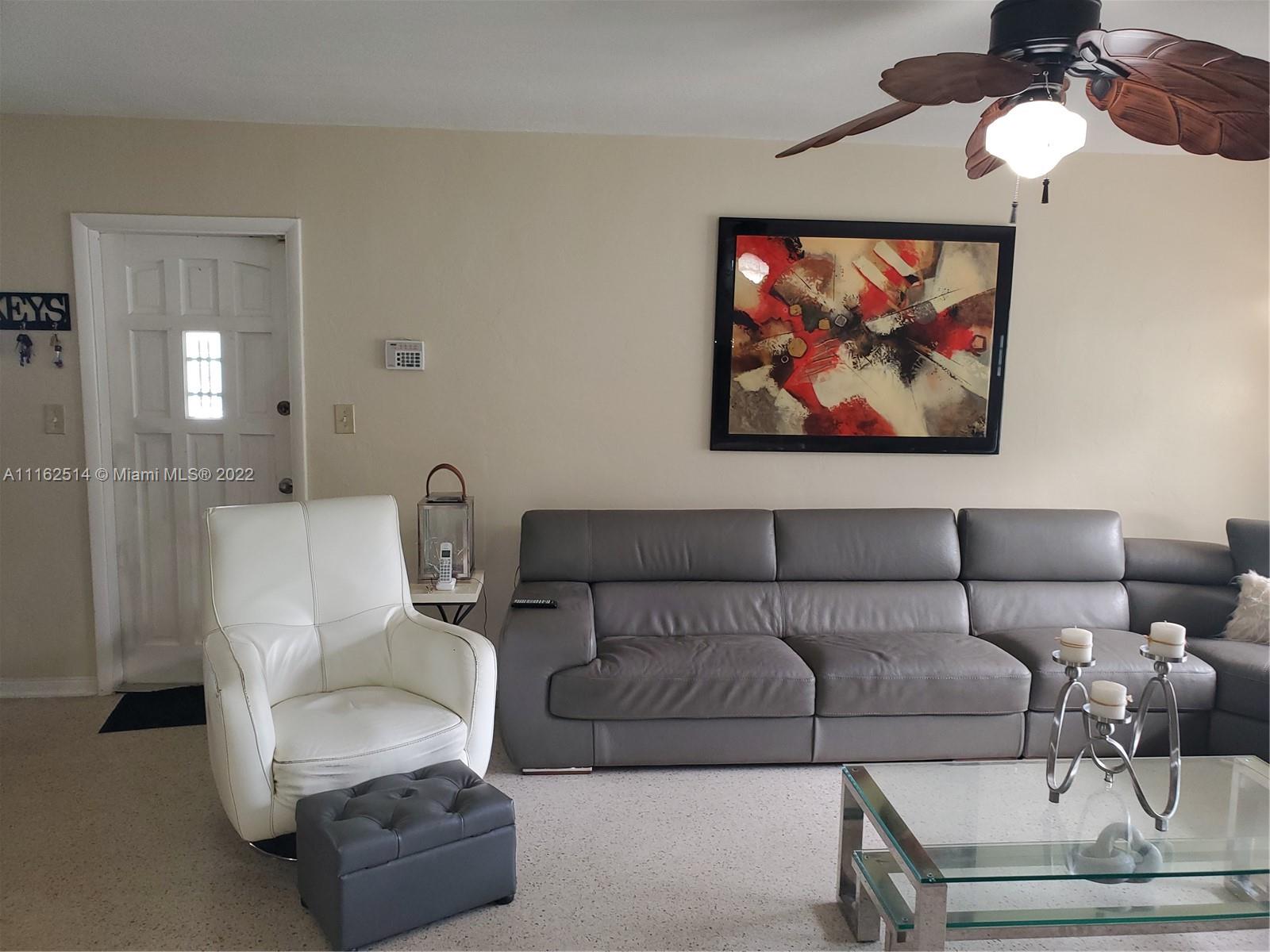 HOLLYWOOD PARK - Residential