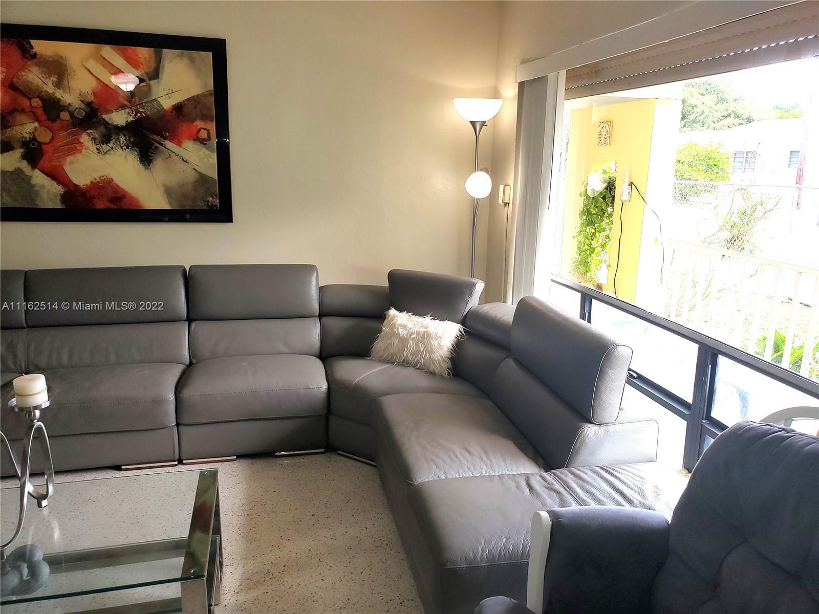 HOLLYWOOD PARK - Residential