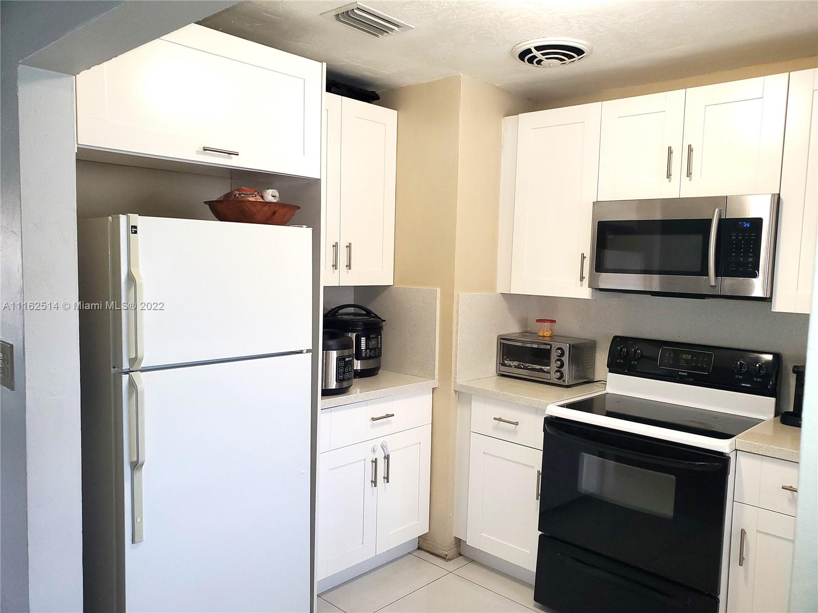 HOLLYWOOD PARK - Residential