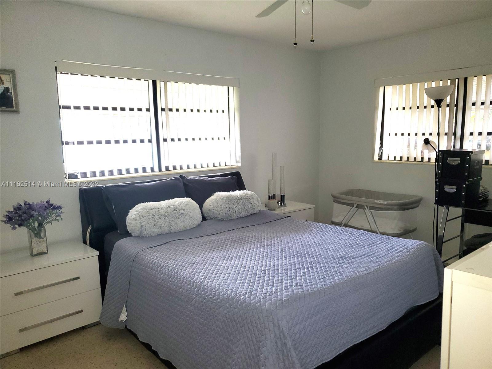 HOLLYWOOD PARK - Residential