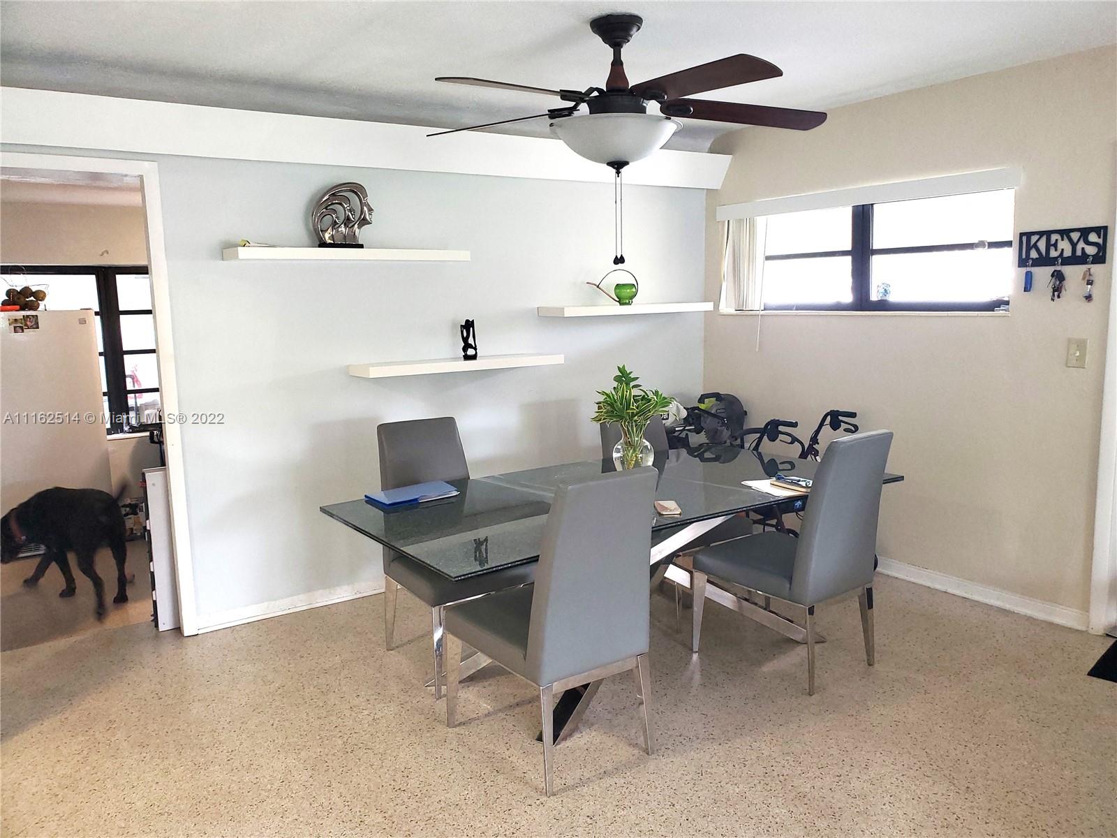 HOLLYWOOD PARK - Residential