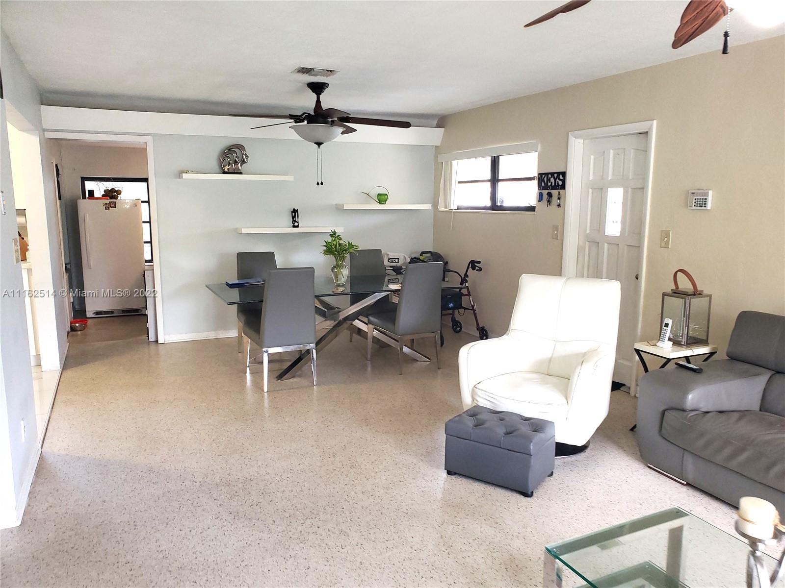 HOLLYWOOD PARK - Residential