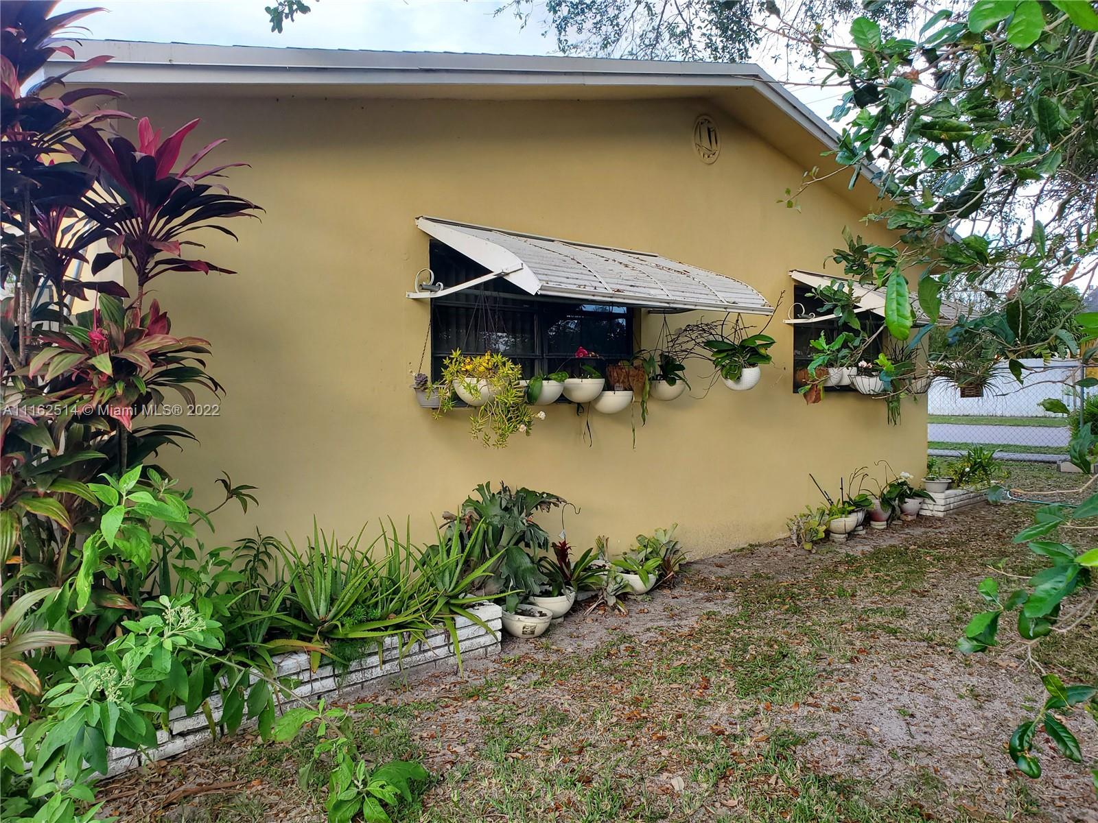HOLLYWOOD PARK - Residential