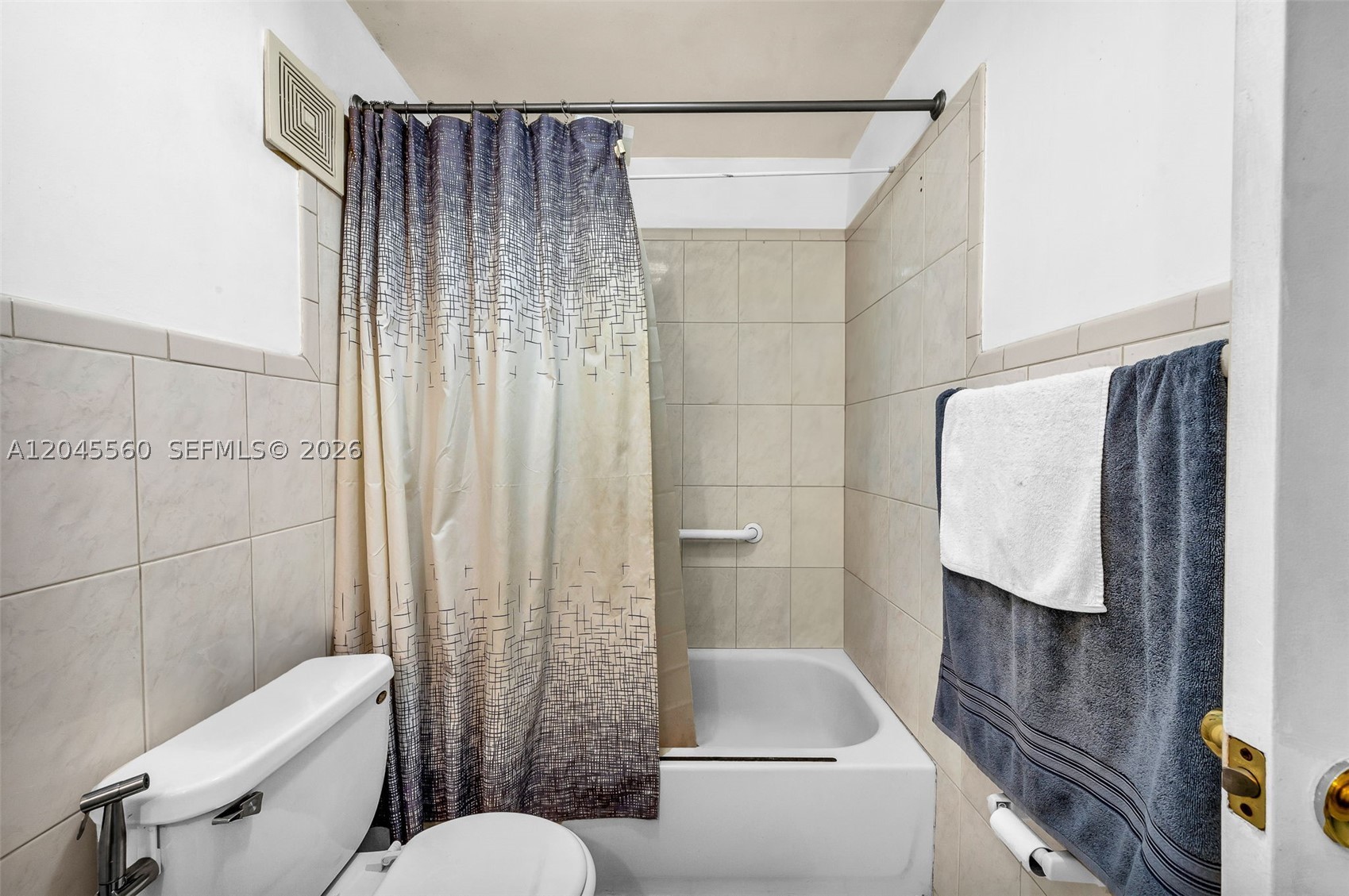 WESTLAND MANORS EAST COND - Residential