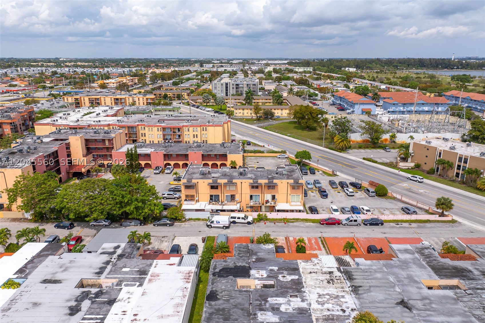 WESTLAND MANORS EAST COND - Residential