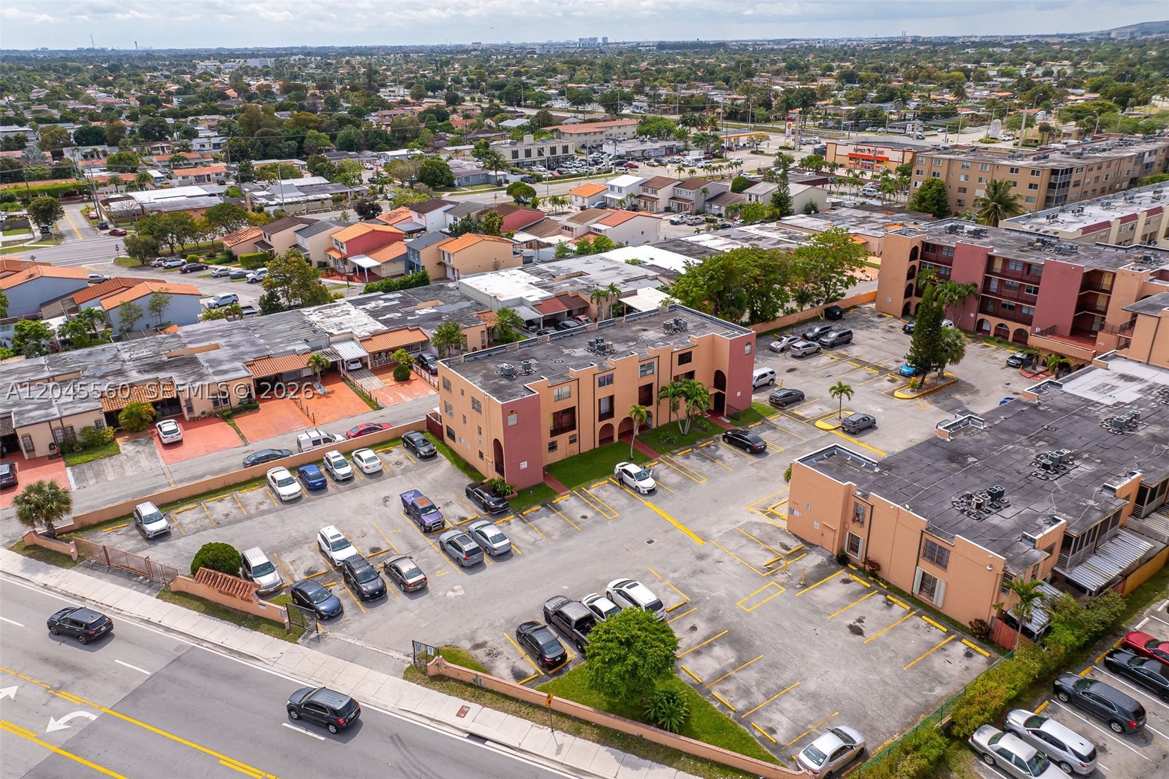 WESTLAND MANORS EAST COND - Residential