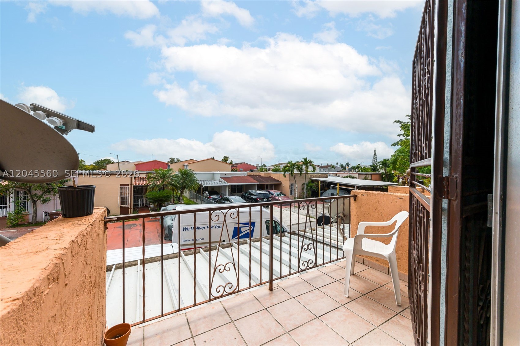 WESTLAND MANORS EAST COND - Residential
