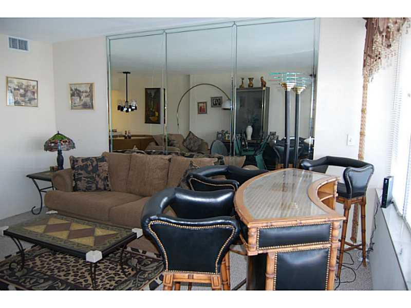hollywood tower - Residential Lease