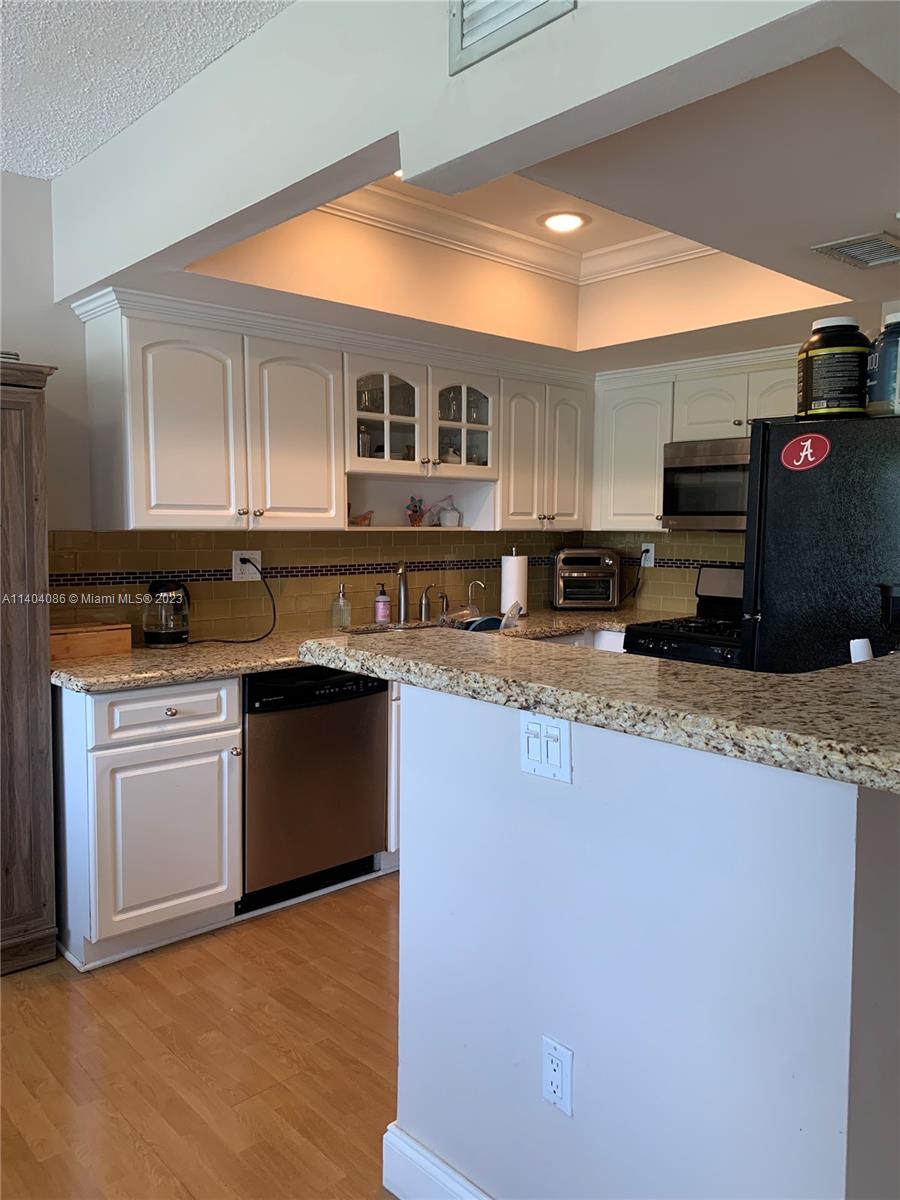 GREENGLADES CONDO 19 - Residential Lease