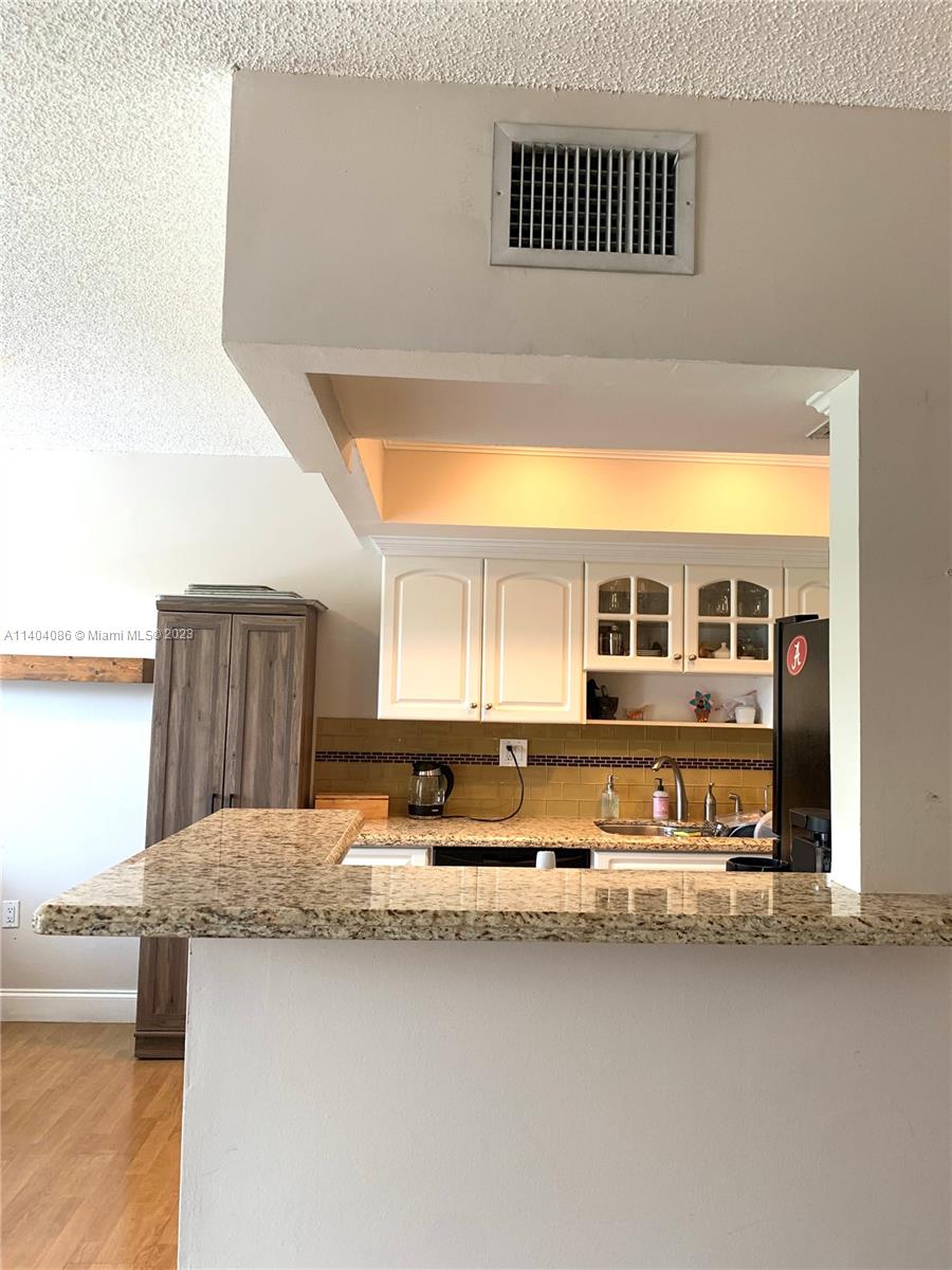 GREENGLADES CONDO 19 - Residential Lease