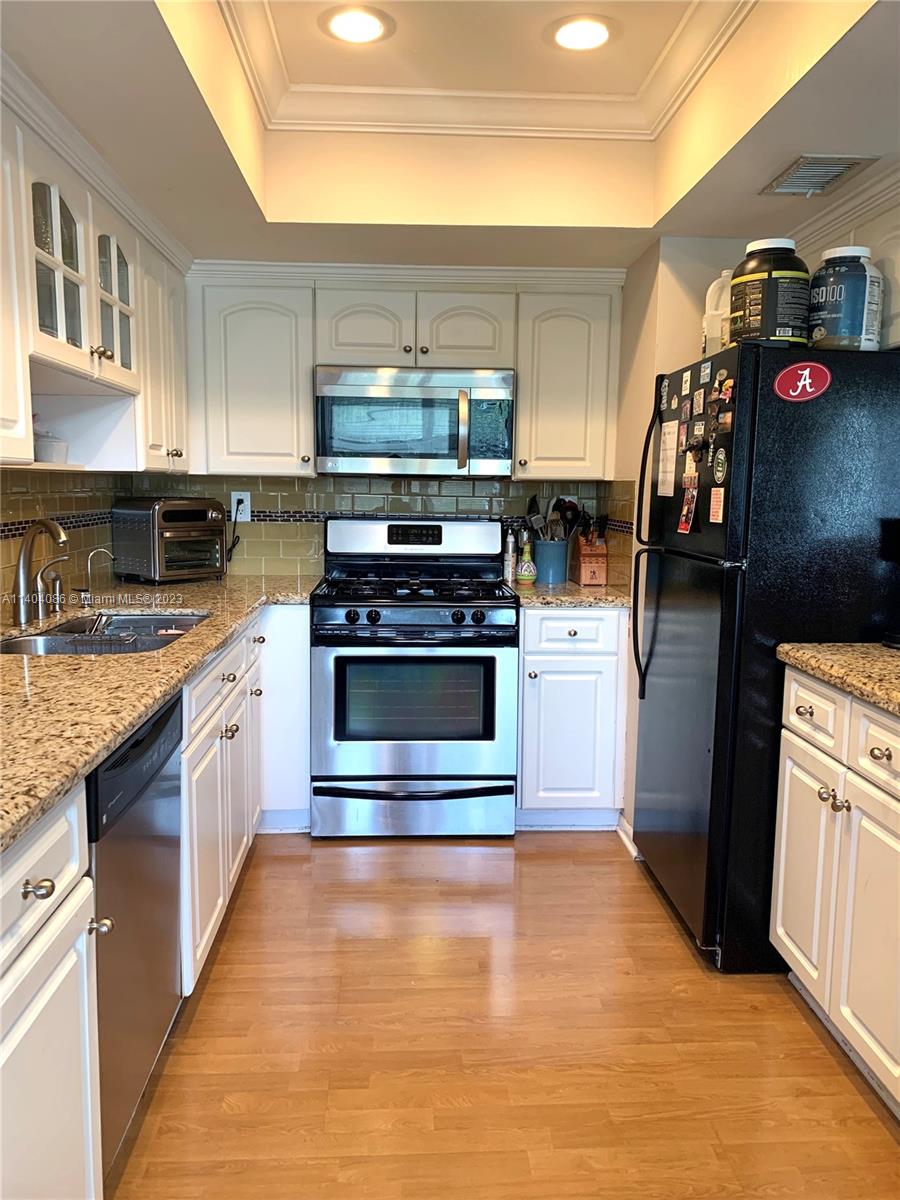 GREENGLADES CONDO 19 - Residential Lease