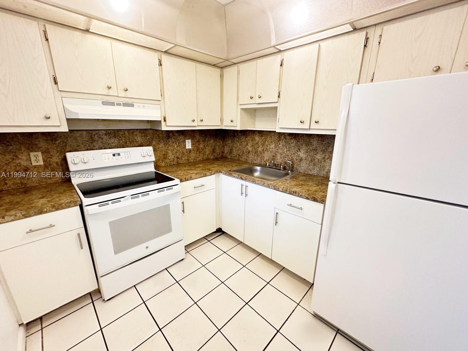 PARKWAY TOWERS BLDG 1 - Residential