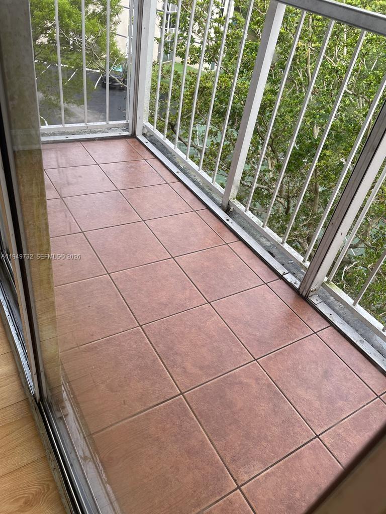 LAS BRISAS@ COUNTRY CLUB - Residential Lease