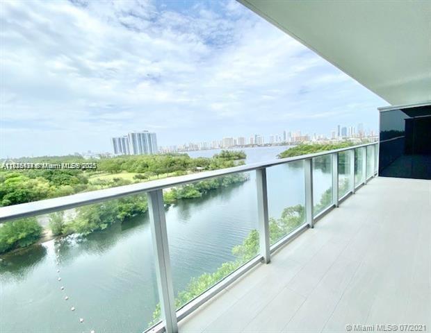 THE HARBOUR NORTH CONDO - Residential