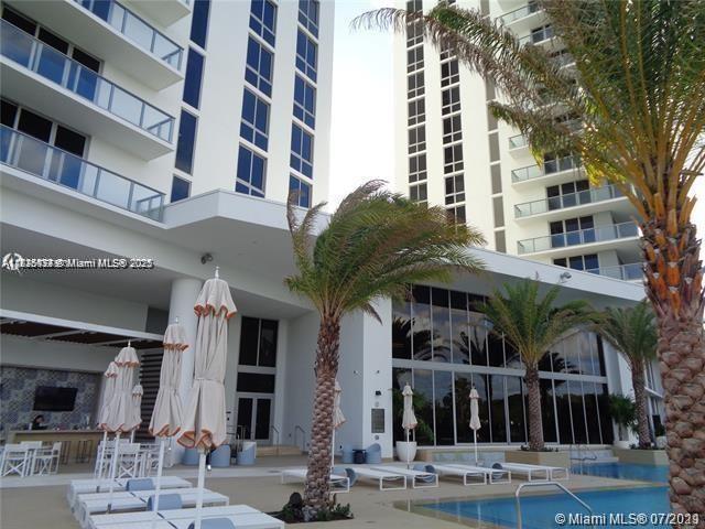 THE HARBOUR NORTH CONDO - Residential