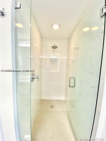 THE HARBOUR NORTH CONDO - Residential