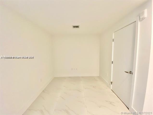 THE HARBOUR NORTH CONDO - Residential