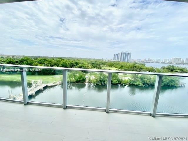 THE HARBOUR NORTH CONDO - Residential