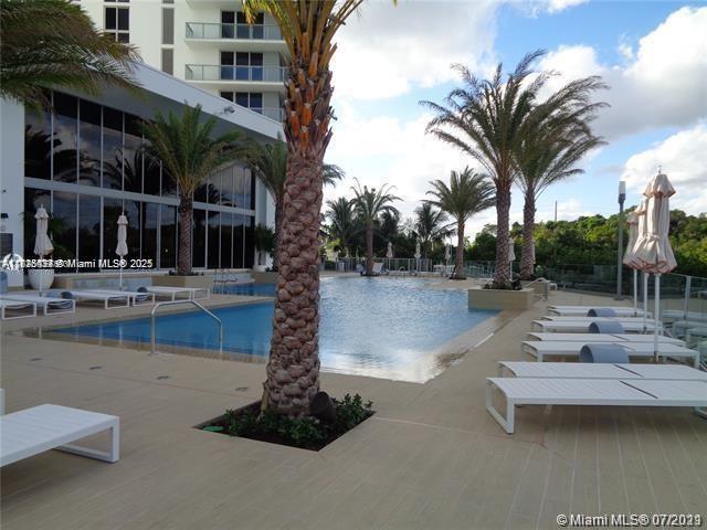 THE HARBOUR NORTH CONDO - Residential