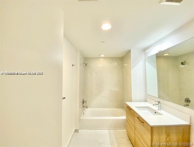 THE HARBOUR NORTH CONDO - Residential