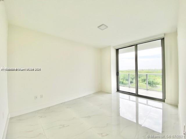 THE HARBOUR NORTH CONDO - Residential