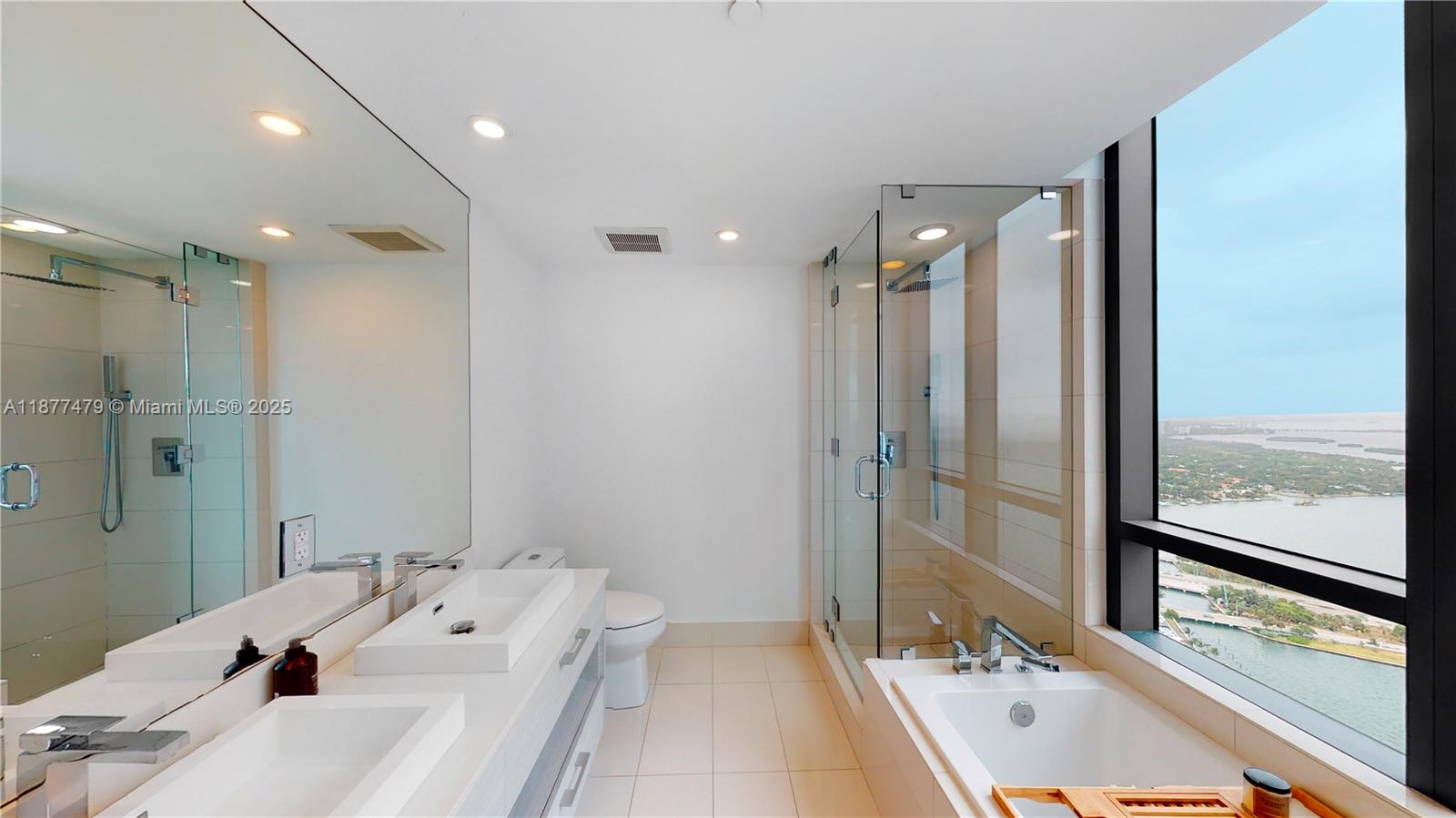 PARAISO BAY CONDO - Residential